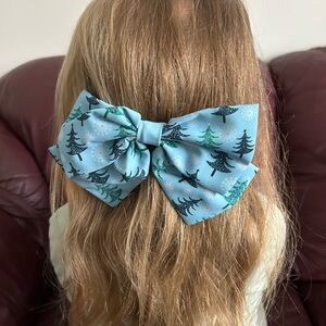 NEW Small shop mystery Christmas bow